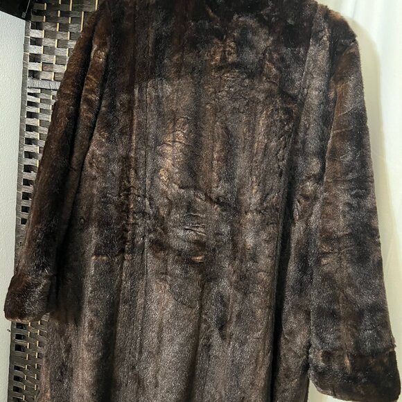 Fur Coat - Picture 2 of 5